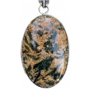Tourmaline green Pendant. Streak plate.